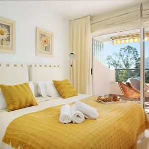 https://apartamento-con-espectaculares-vistas-al-golf-en.es-andalucia.com